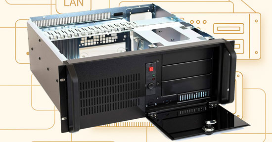 Controlmaster 3215: Leistungsstarker 4HE-Industrieserver jetzt online konfigurierbar